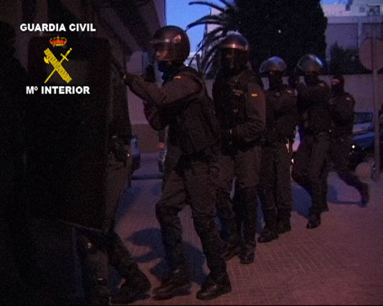 Operatiu policial contra el tràfic de drogues a Barcelona amb 34 detinguts i 12,6 tones de marihuana intervingudes. Guàrdia Civil