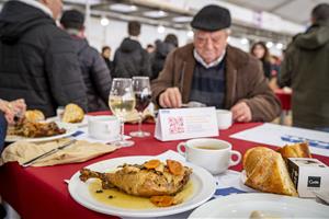 Prop de 40.000 persones visiten la 358a edició de la Fira del Gall de Vilafranca del Penedès