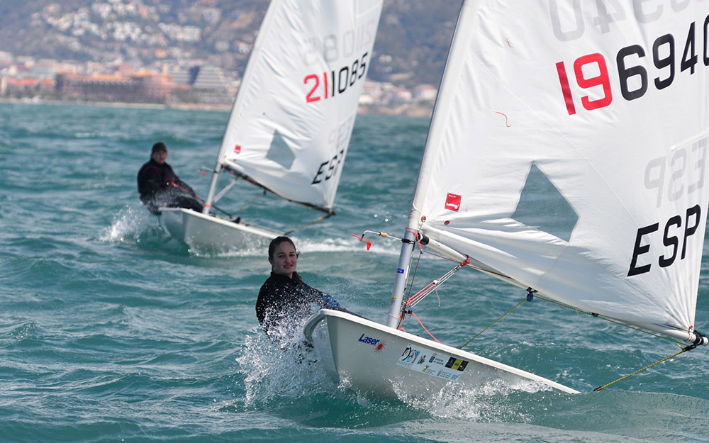 Regata Tanit organitzada pel Club Nàutic Vilanova . Eix