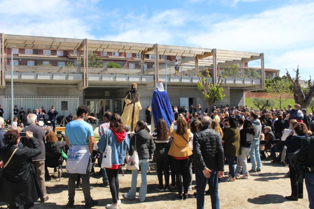 Sant Martí Sarroca inaugura la biblioteca Neus Català i Pallejà. Ajt Sant Martí Sarroca