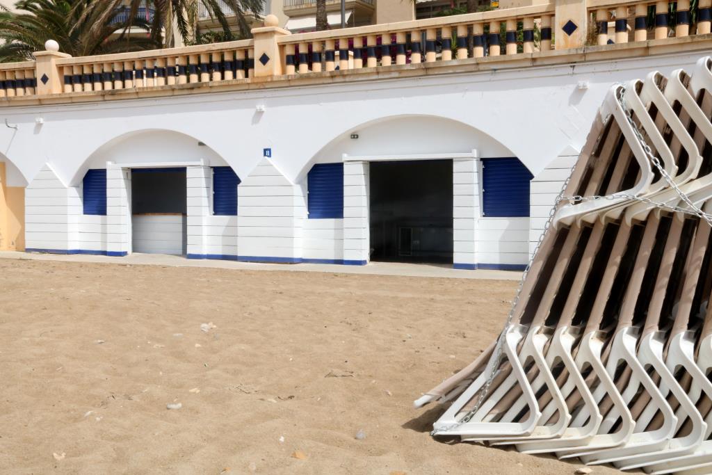 Sitges afronta la temporada alta de platges amb la majoria de xiringuitos sense obrir pel retard en les adjudicacions. ACN