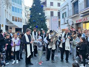 Sitges encén les llums de Nadal donant el tret de sortida a 