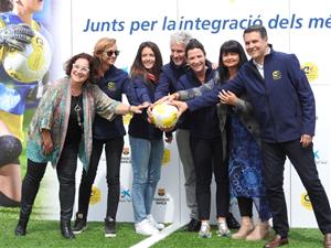 Sitges estrena la Cruyff Court, apadrinada per la futbolista ribetana Aitana Bonmatí. Ajuntament de Sitges