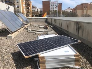 Sitges instal·la plaques fotovoltaiques a la prefectura de la Policia Local . Ajuntament de Sitges