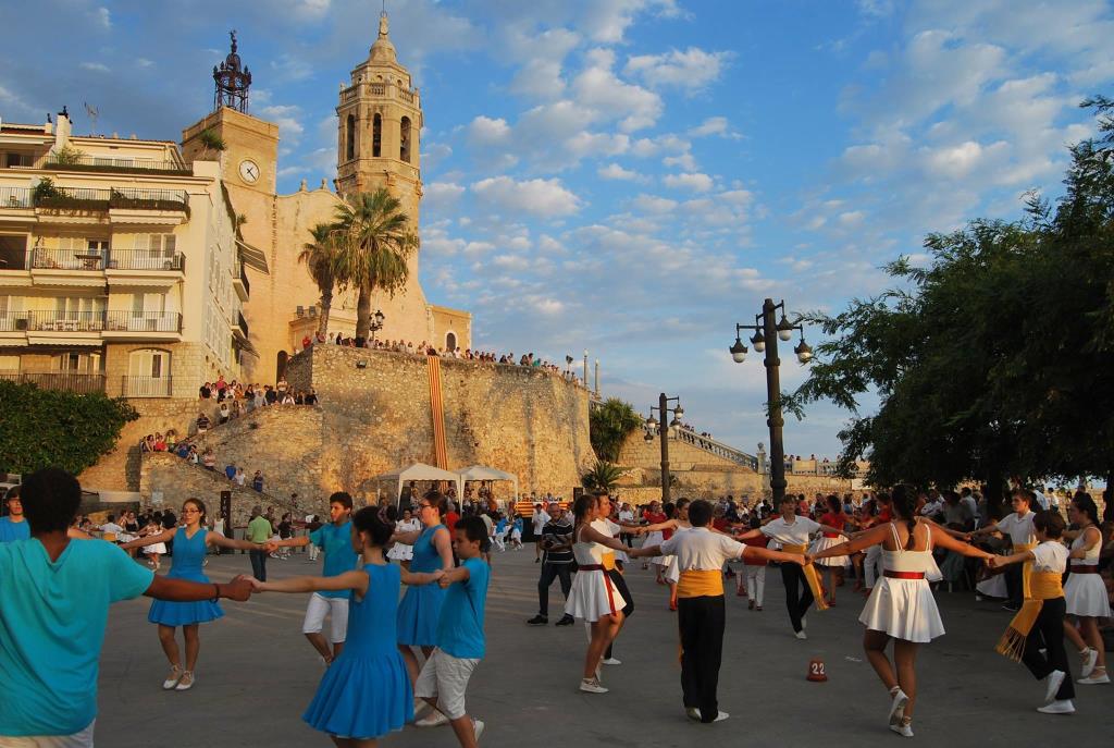 Sitges reunirà 200 dansaires en el 32è Concurs Nacional de Colles Sardanistes Trofeu Vila de Sitges  . Ajuntament de Sitges