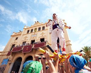 Sitges viu una Santa Tecla marcada per l’alta participació infantil i la pluja. Ajuntament de Sitges