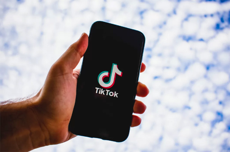 Tik Tok. Eix