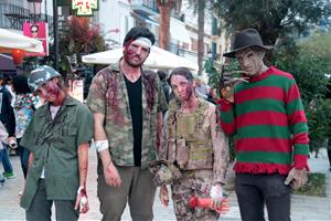 Torna la Zombie Walk als carrers de Sitges després d'una pausa de dos anys per la pandèmia