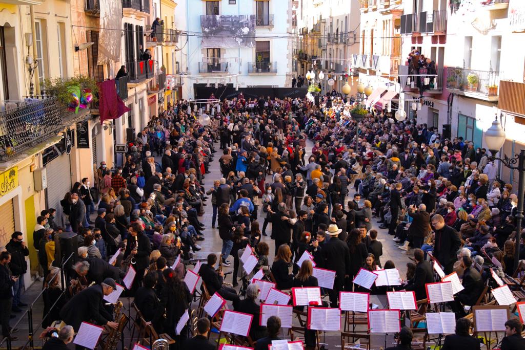 Tret de sortida emotiu i multitudinari del carnaval de Vilanova. Ajuntament de Vilanova