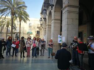 Trobada per cantar a la plaça de la Vila de Vilanova. Eix