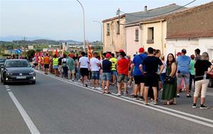 Unes 400 persones es manifesten a l'Arboç contra l'acomiadament d'un 17% de la plantilla de Saint Gobain.. ACN
