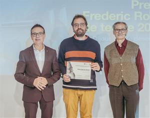 Víctor Borràs Gasch reivindica la feina de les companyies teatrals al territori en recollir el premi Frederic Roda 2022