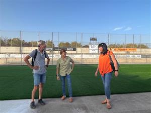 Vilanova canvia la gespa del Complex Municipal de Futbol dels Alumnes Obrers 