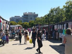 Vilanova mantindrà el mercadal dels dissabtes al parc de Baix-a-mar. Ajuntament de Vilanova