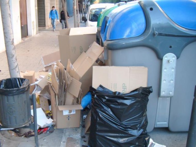 Vilanova reforçarà la recollida d'escombraries amb més freqüència en els envasos, cartró i voluminosos. Ajuntament de Vilanova