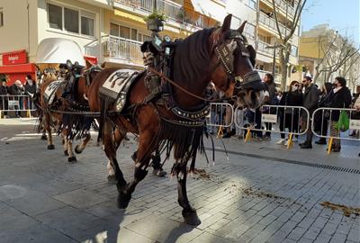 Vilanova reivindica la seva passió pel cavall amb un retorn lluït dels Tres Tombs. Ajuntament de Vilanova