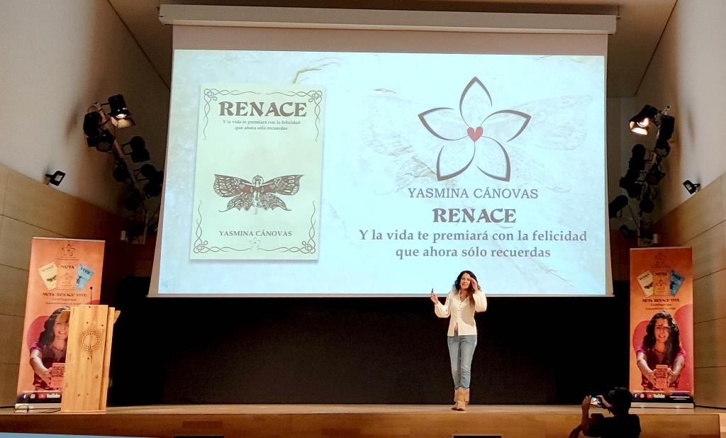  Yasmina Cánovas a la presentació a l’Auditori de l’Escola Municipal de Música Pau Casals. Eix
