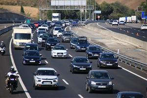 148.000 vehicles han tornat a l'àrea de Barcelona aquest diumenge, el 57% dels previstos. ACN