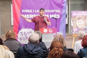 Acte a la plaça Sant Jordi de Les Roquetes de Fem Poble - En Comú Podem. Eix