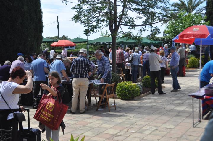 Trobada de plaques a Carol Vallès