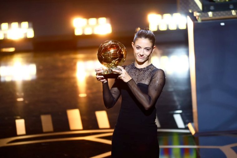 Aitana Bonmatí torna a fer història guanyant la Pilota d'Or 2023. Ballon d'Or