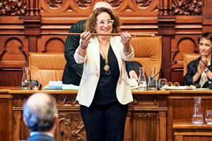 Aurora Carbonell designa els càrrecs del nou govern de Sitges, amb set tinences d’alcaldia i 23 regidories. ACN