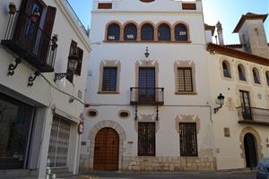 Biblioteca Santiago Rusiñol. Eix