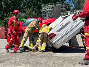 Bombers del Vendrell i Vilafranca del Penedès, al Concurs de Rescat en Accidents de Trànsit. Bombers