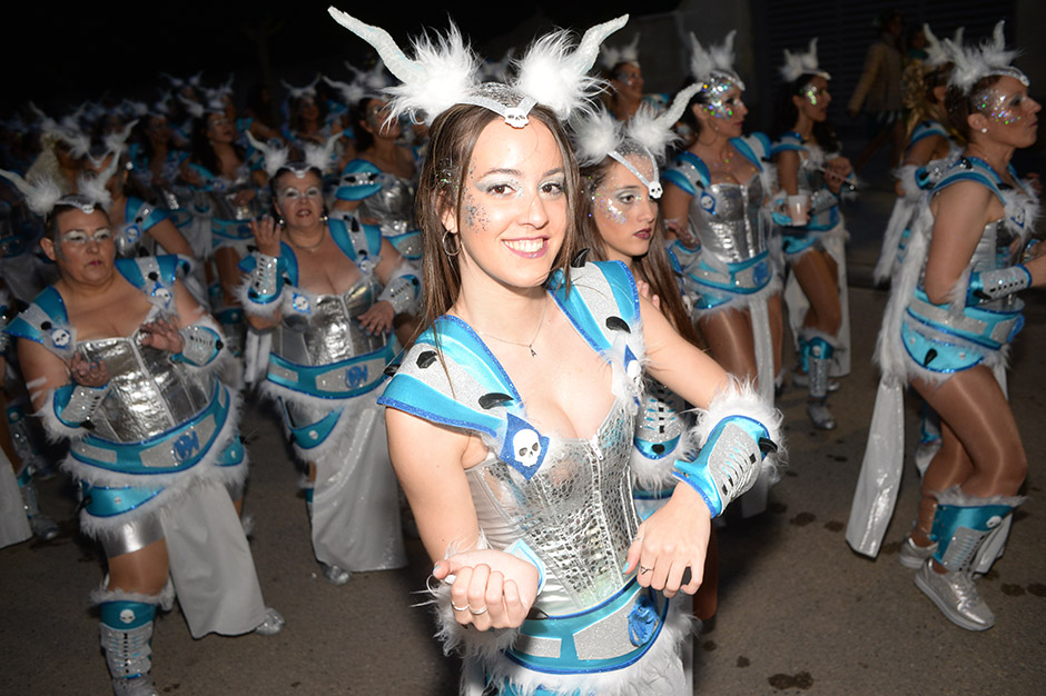 Canyelles recupera el carnaval amb més participació que mai a la Rua. EIX