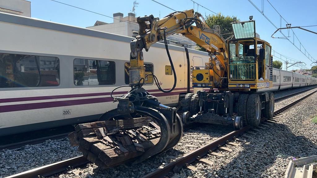 Caos a Rodalies per un descarrilament a Sitges que talla al circulació entre Vilanova i Garraf. ACN