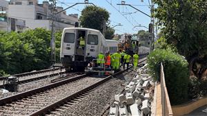 Caos a Rodalies per un descarrilament a Sitges que talla al circulació entre Vilanova i Garraf