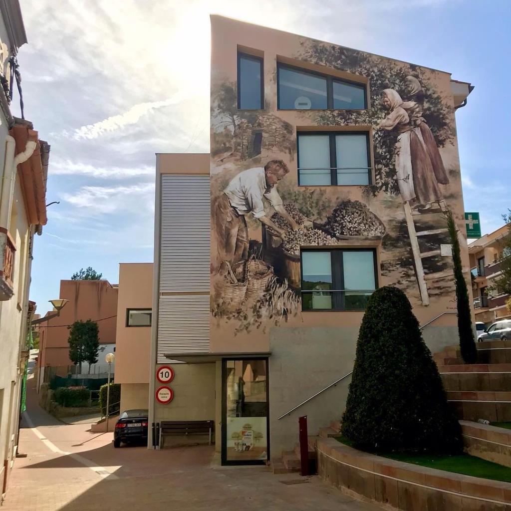 Castellolí estrena un mural que representa els orígens del poble i homenatja la figura d’un antic alcalde. Ajuntament de Castellolí