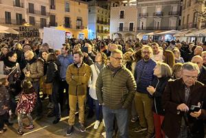 Centenars de persones es concentren a Igualada per protestar contra la pujada generalitzada d'impostos. ACN