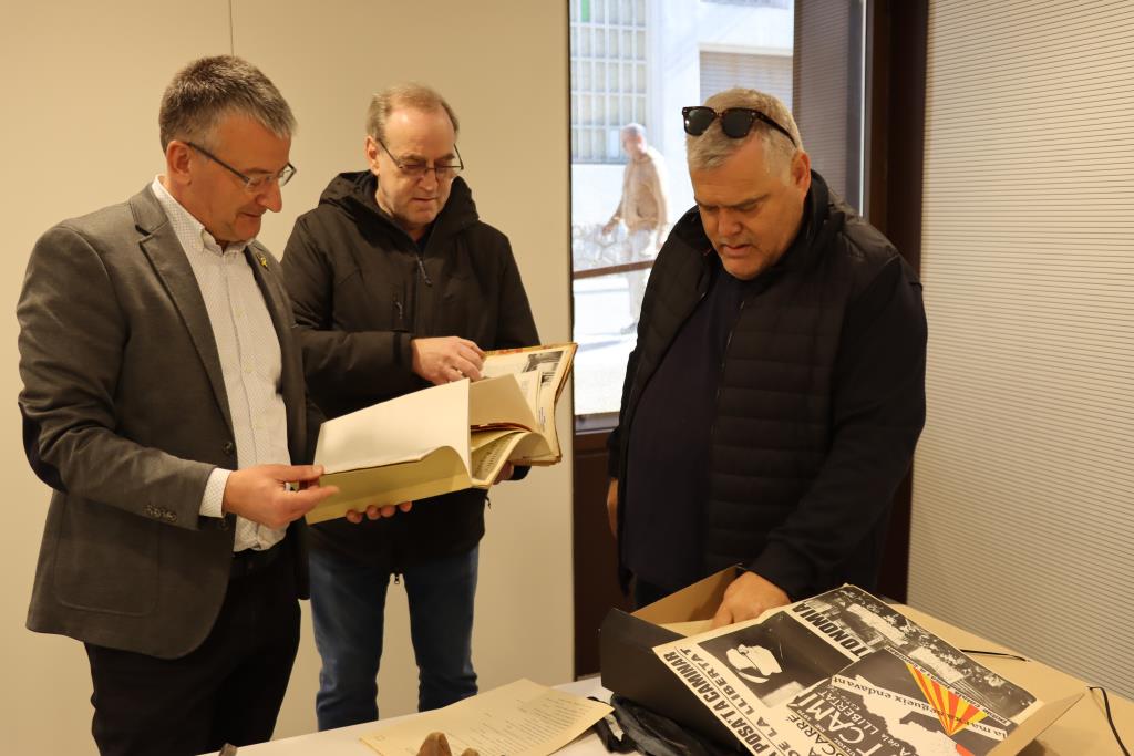 Cessió de l'arxiu Rossell-Raventós a l'Arxiu Municipal de Sant Sadurní d'Anoia. Ajt Sant Sadurní d'Anoia