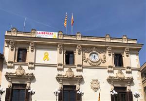 Ciutadans demana a la Junta Electoral que obligui l’Ajuntament de Vilafranca a retirar les pancartes independentistes. Ciutadans
