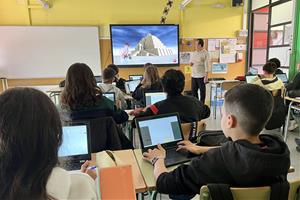 Classe interactiva en una aula de 1r d'ESO . ACN / Jordi Pujolar