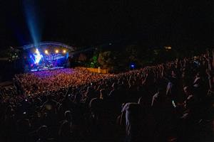 Concert d'Antoni Orozco al Festival Jardins de Terramar de Sitges. Eix