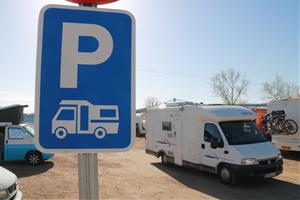 Convoquen una marxa lenta d'autocaravanes per la Costa del Garraf per denunciar la 