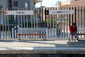 Cubelles, Cunit i Calafell reclamen a Renfe un reforç per carretera mentre duri la crisi de l’R2Sud