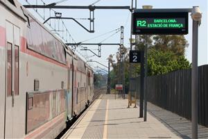 Cubelles, Cunit i Calafell reclamen a Renfe un reforç per carretera mentre duri la crisi de l’R2Sud