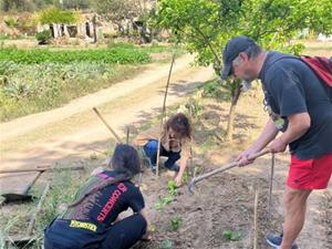 Curs d'horticultura bàsica dins el projecte Planta't, impulsat per l'IMET al barri del Nucli Antic. Ajuntament de Vilanova