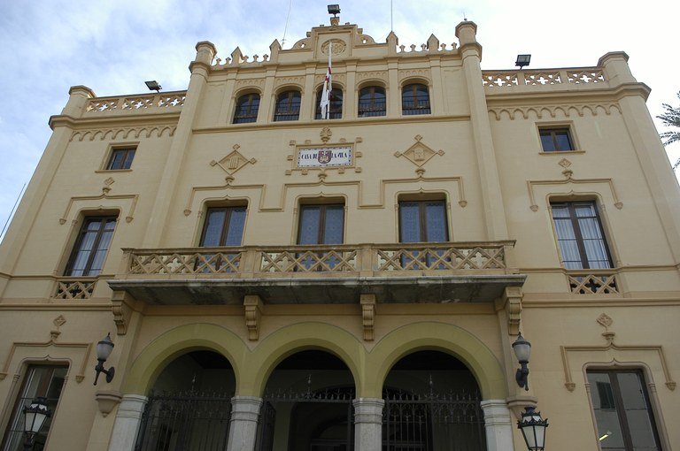 Denuncien dues agressions homòfobes a l’exterior d’un bar de Sitges la nit de Cap d’Any. Ajuntament de Sitges