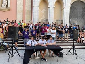 ​​El Correfoc de Vilanova i la Geltrú, en lluita per preservar “l'essència d'una tradició de més de 30 anys”. Sheima Abdelmalek