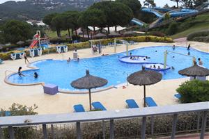 El Govern adverteix els ajuntaments que prohibir el topless a les piscines públiques és