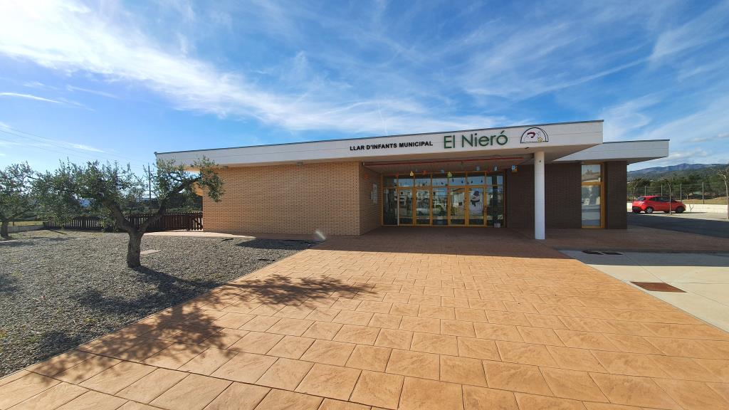 El govern de Llorenç del Penedès redueix les taxes de l'Escola Bressol Municipal El Nieró. Ajuntament de Llorenç
