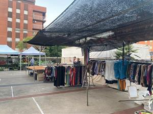 El mercat ambulant de Vilanova recupera la seva plaça i omple d'optimista el Mercat del Centre. Ajuntament de Vilanova