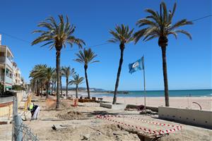 El passeig marítim de Cubelles continua completament tallat en plena Setmana Santa. ACN