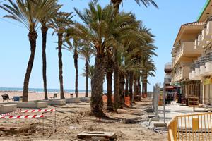 El passeig marítim de Cubelles continua completament tallat en plena Setmana Santa