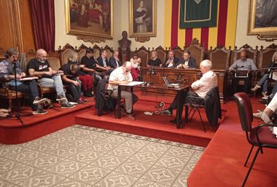 El ple de Vilafranca aprova el conveni signat amb Adif pel cobriment de les vies de tren. Ramon Filella