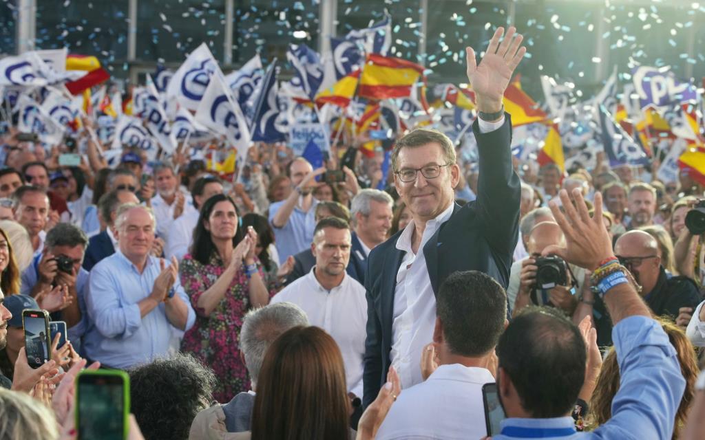 El PP guanyaria les eleccions (145-150) i podria sumar majoria absoluta amb Vox, segons el sondeig de RTVE i la CCMA. ACN